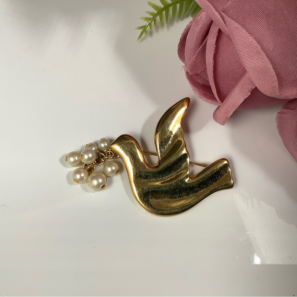 Elegant Gold Dove Brooch with Pearls
